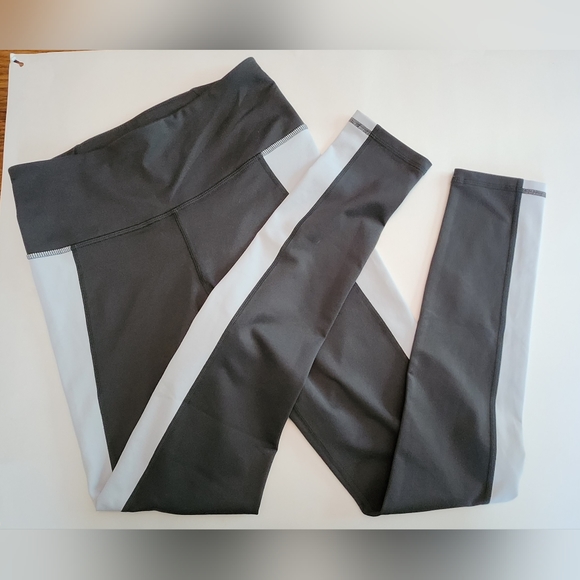 Under Armour Heat Gear Hi-Rise Leggins - Picture 2 of 6